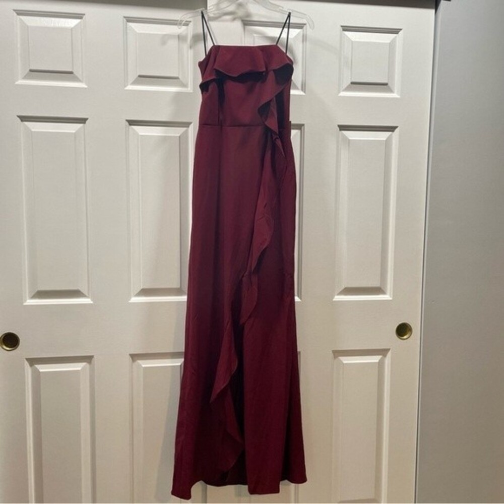 NWT Lulu’s Valerie Burgundy Ruffled Strapless Maxi Dress Size S - Picture 3 of 12